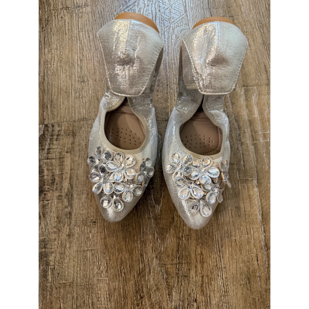 GUANSITU Silver Metallic Rhinestone Flower Pointed Toe Ballet Flats Size 44 EU